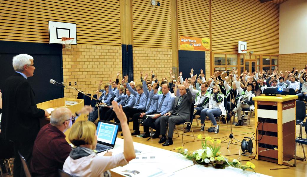 Seit 2005 ist Roland Schönauer (hier an der Bürgerversammlung von 2016) Präsident der Oberstufenschulgemeinde Rebstein-Marbach, nachdem er zuvor schon vier Jahre Schulrat war. Seit 2013 ist er zudem Präsident der Primarschulgemeinde Rebstein.