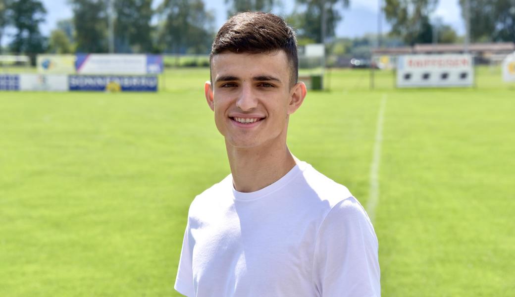 Besart Bajrami auf dem Rebsteiner Fussballplatz: Hier begann seine Laufbahn.