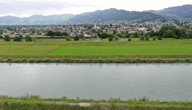 Wie sich zwei Projekte, den Rhein überbrücken zu wollen, unterscheiden