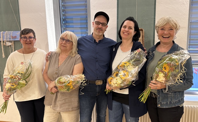 Dorftheater blickt auf ein sehr erfolgreiches Jahr zurück und ehrt verdiente Mitglieder