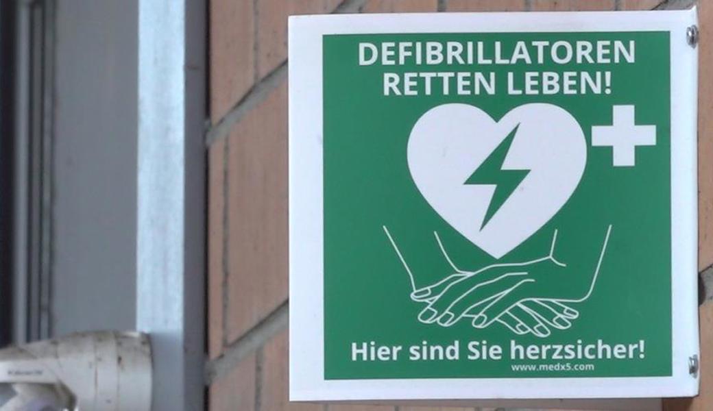 In Diepoldsau sind sieben Defibrillatoren rund um die Uhr zugänglich.