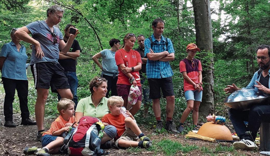 Das Interesse an der Waldbegehung war gross. 