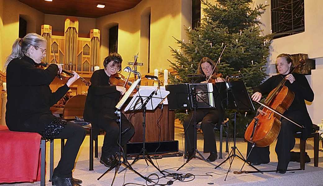 Stilsichere Interpretinnen: Manesse-Quartett mit (v. l.) Claudia Dora, Antonia Ruesch, Brigitte Maier und Sibylle Bremi.