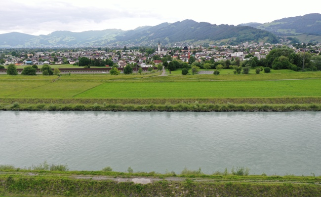 Siegerprojekt steht fest: Gemeinden stellen demnächst Fussgänger- und Velobrücke vor