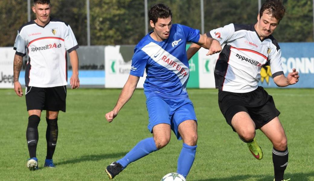 Ein klassischer Allgäuer: Zunge raus vor dem Torschuss. Der Topskorer wurde erst in der 58. Minute eingewechselt, er war angeschlagen.