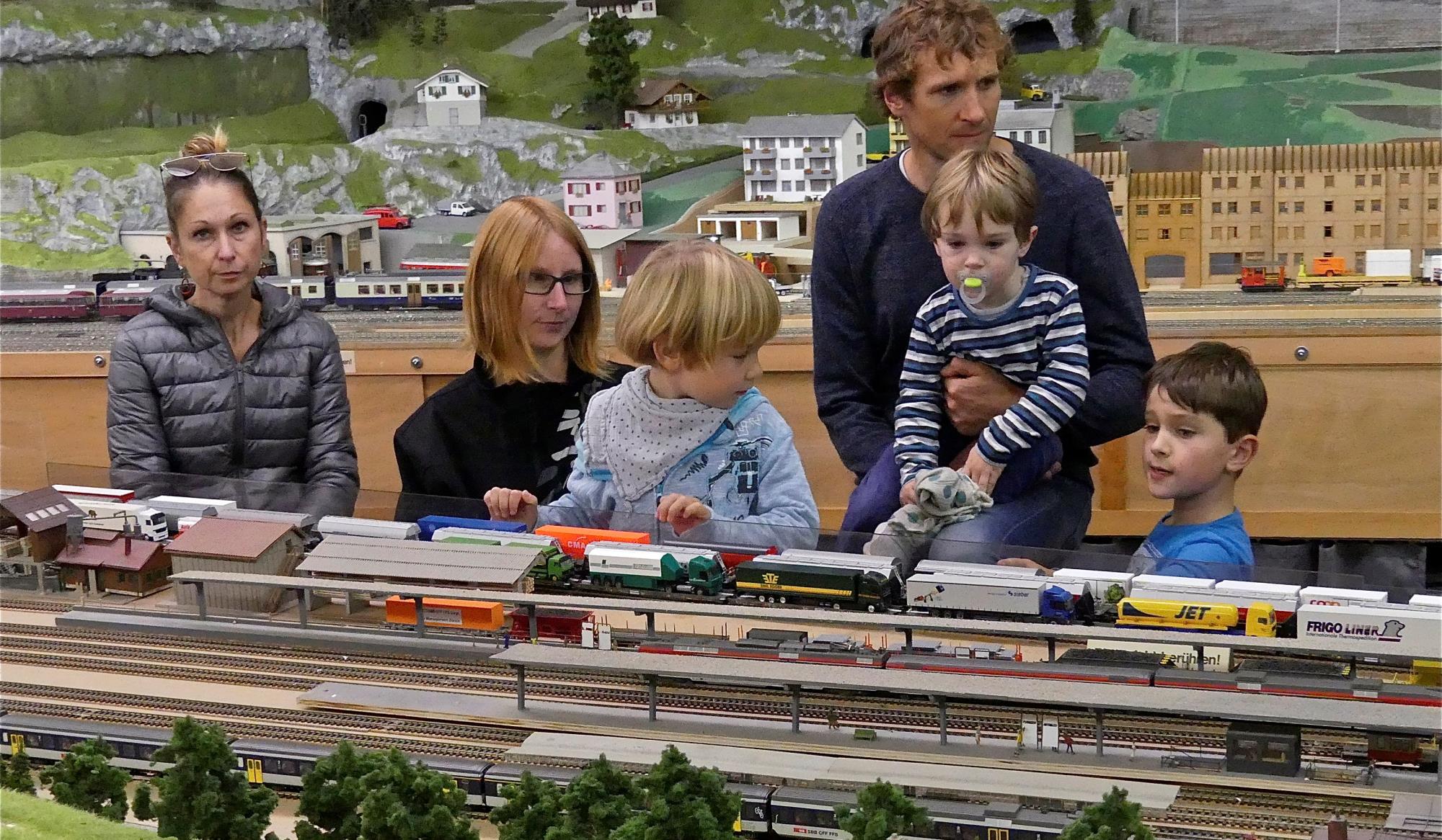 «Alles einsteigen!» | Der Rheintaler «Alles einsteigen!» | Der Rheintaler