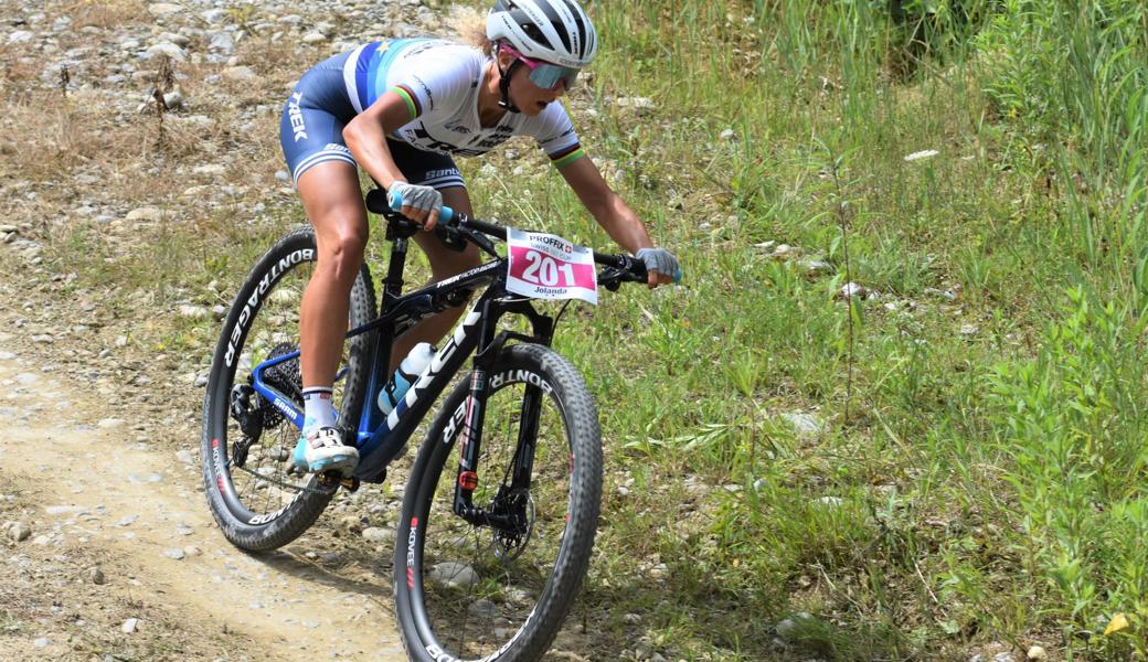 Jolanda Neff fuhr dem Feld nach einer halben Runde davon und siegte überlegen.