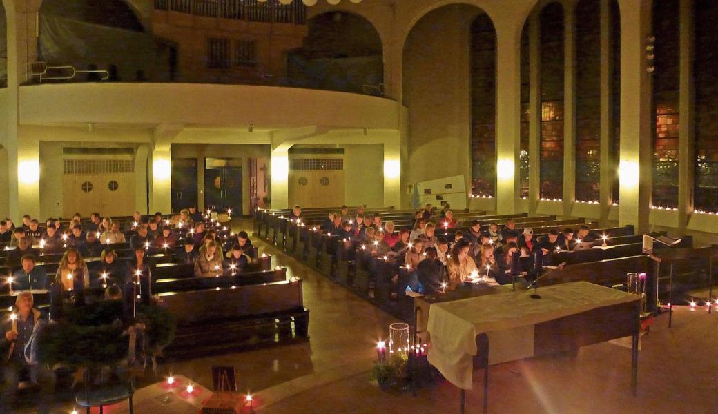 Zum Adventsbeginn wurde in der katholischen Kirche in Rheineck eine Nacht der Lichter gefeiert. 