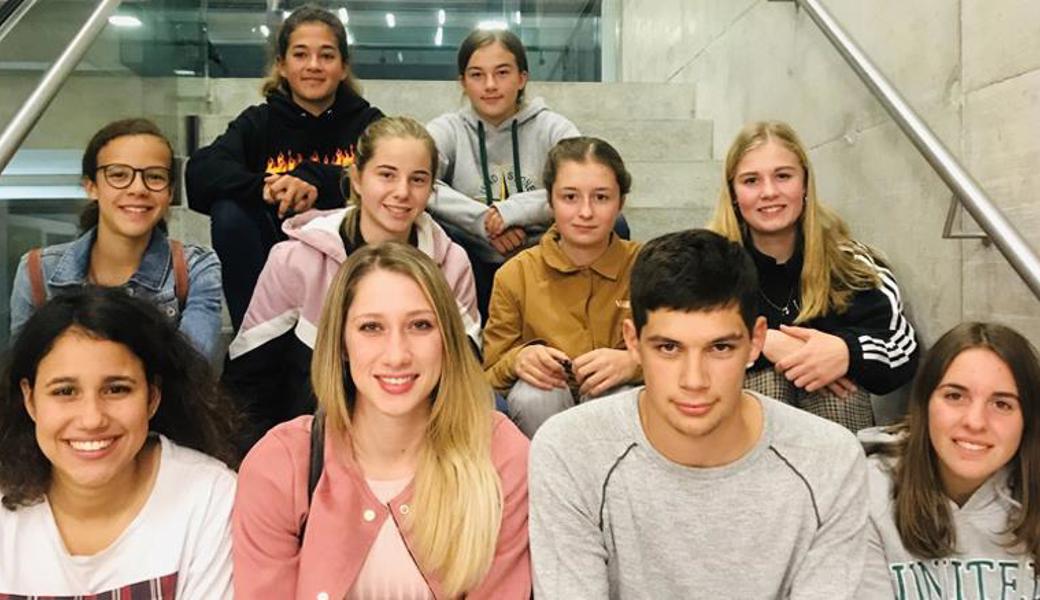 Starke KTVO-Athleten: (hinten v. l.) Nala Preisig, Ally Swart, (Mitte v. l.) Joline Simons, Alina Motzer, Julia Hutter, Julia Stieger, (vorne v. l.) Alessia Omlin, Sarina Ammann, Curdin Mattle und Lara Sgier.