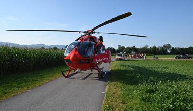 Rega fliegt Motorradfahrer nach Unfall ins Spital Rega fliegt Motorradfahrer nach Unfall ins Spital