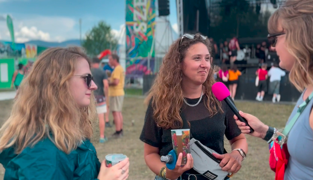 Zigis, Sonnenbrille und Tempo: Das darf in der Openair-Tasche nicht fehlen