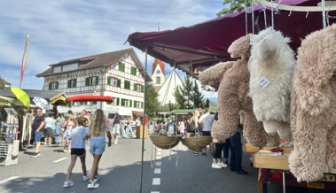 Dreitägige Chilbi mit Fahrgeschäften, Vereinsbeizen und Marktständen