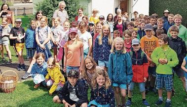 Schulkinder auf  Bittgang zur Hirschensprung-Kapelle