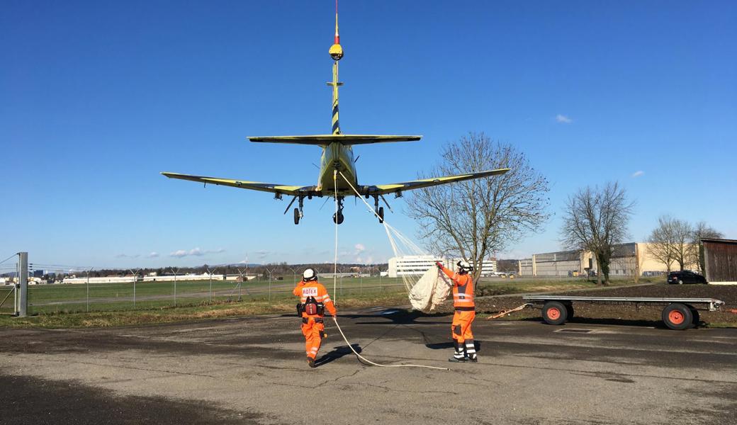 Der Transport wurde von einem Helikopter aus dem FFA Museum begleitet. Von dort entstanden diese einmaligen Aufnahmen.