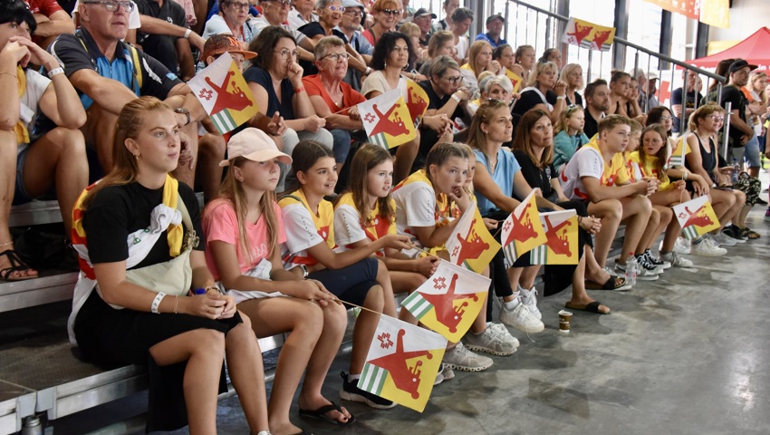 In der Jansen-Halle M schuf das OK Platz für jede Menge begeisterte Fans.