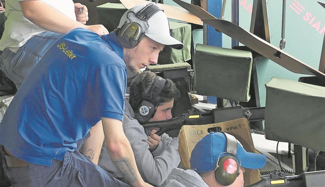 Auffallend viele junge Schützen nahmen am 300-Meter-Feldschiessen in Oberriet teil. 