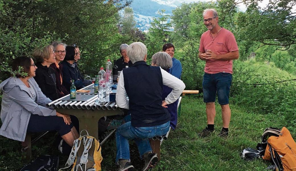 Beim Grillieren vor dem Bienenhaus klang der Anlass gemütlich aus. 