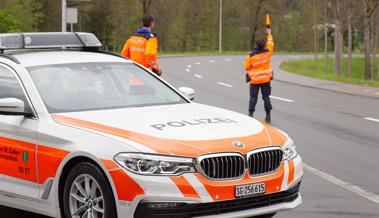 Drei Männer bleiben in Verkehrskontrolle hängen