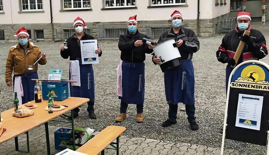 Der Rebsteiner Männerchor zeigte Präsenz trotz abgesagtem Weihnachtsmarkt. 