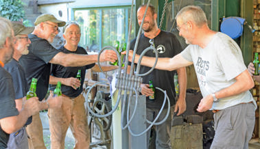 Ein Tänzchen mit glühendem Eisen - mit Wasserhammer oder alter Hammerschmiede