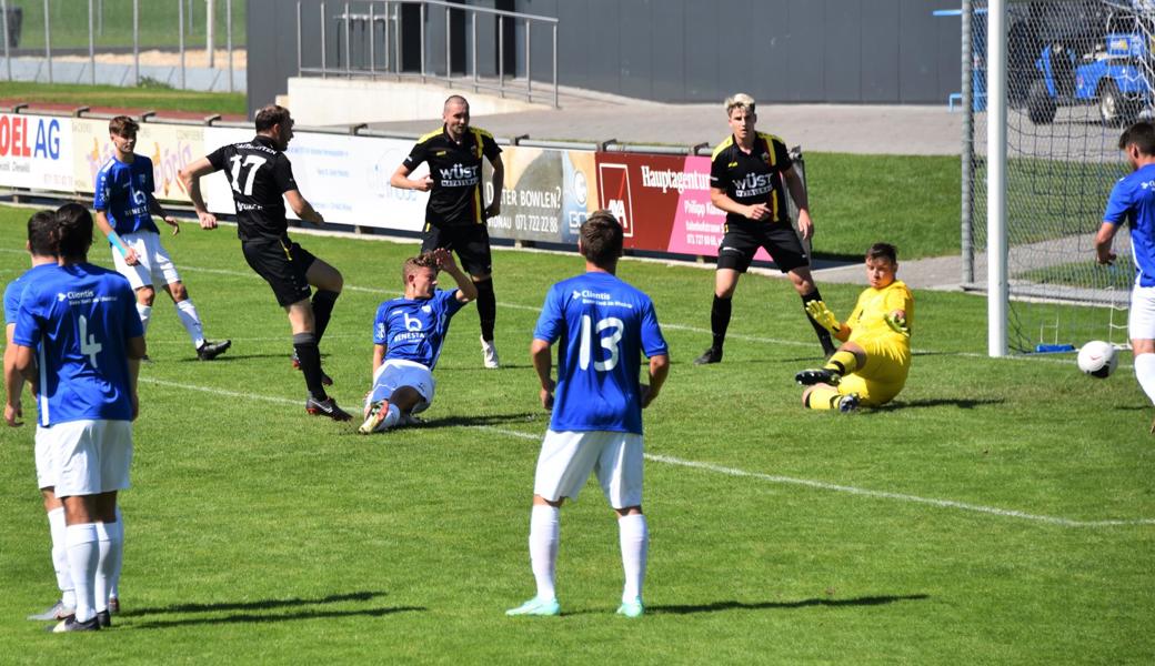 Hier trifft Altstättens Simon Lichtenstern (Nr. 17) zum 1:1 gegen Widnau II.