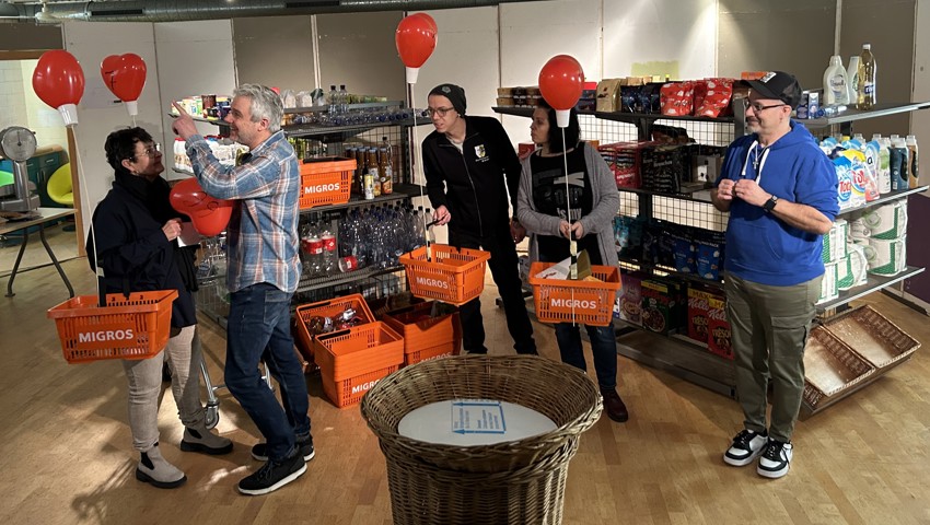 Dorftheater blickt auf ein sehr erfolgreiches Jahr zurück und ehrt verdiente Mitglieder