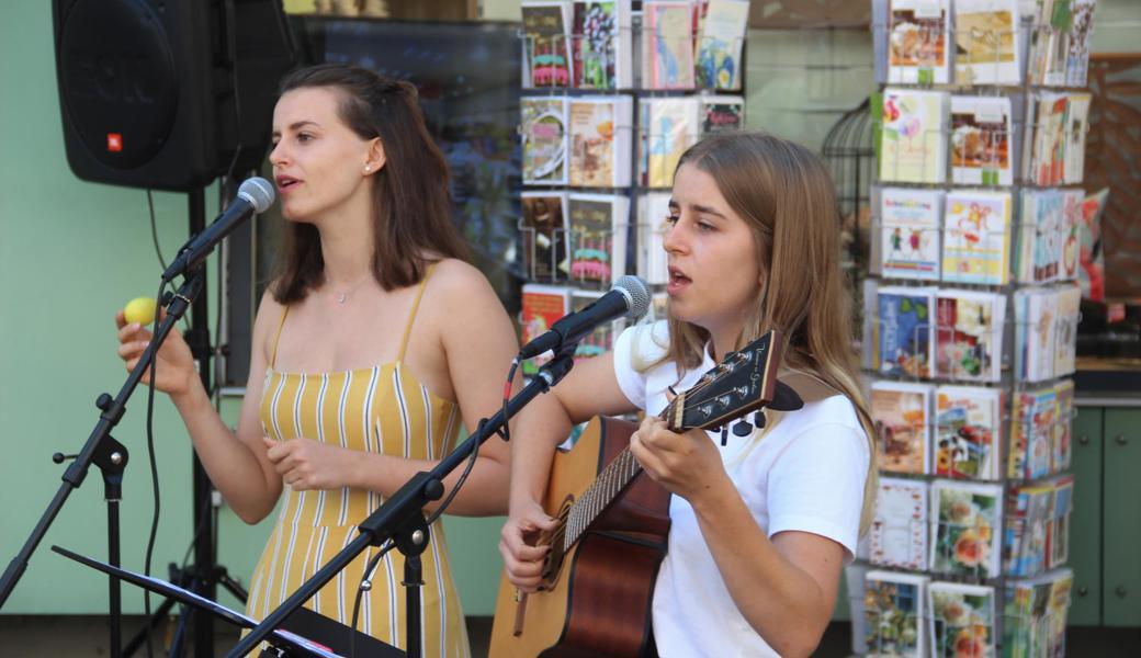 Luisa (links) und Leonie Kobelt aus Marbach.