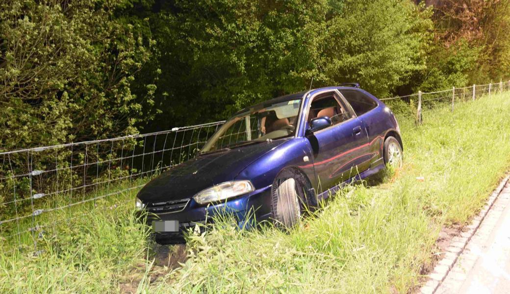 Das Auto wurde beschädigt, verletzt hat sich niemand.