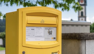 Post stellt den sechsten Briefkasten in der Gemeinde auf