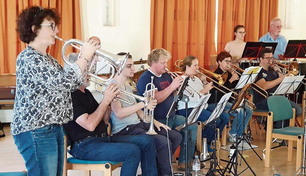 Die Musikantinnen und Musikanten des MV Heerbrugg bereiteten sich intensiv auf die Herbstmatinee vor. 