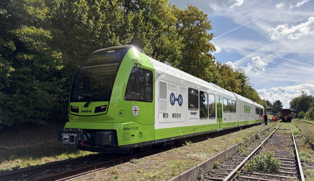 Stadler testet weltweit ersten Schmalspur-Wasserstoffzug in der Schweiz