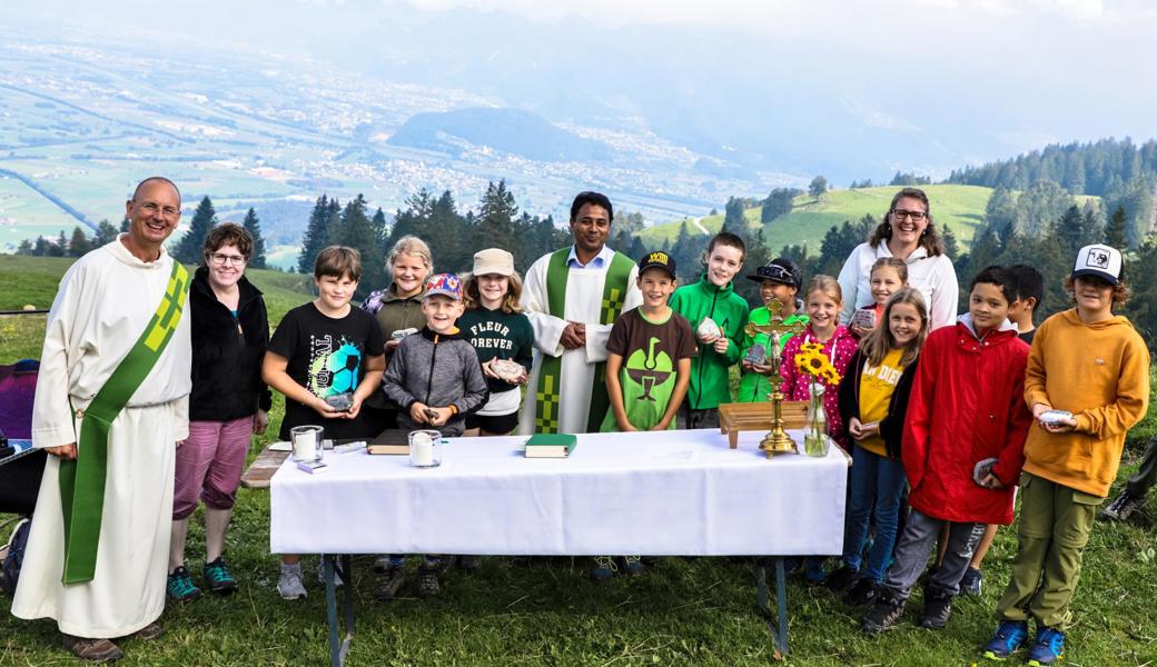 Zum Abschluss des Erstkommunionweges lud die Antoniuspfarrei die Familien zu einem Ausflug auf den Diepoldsauer Schwamm ein. 