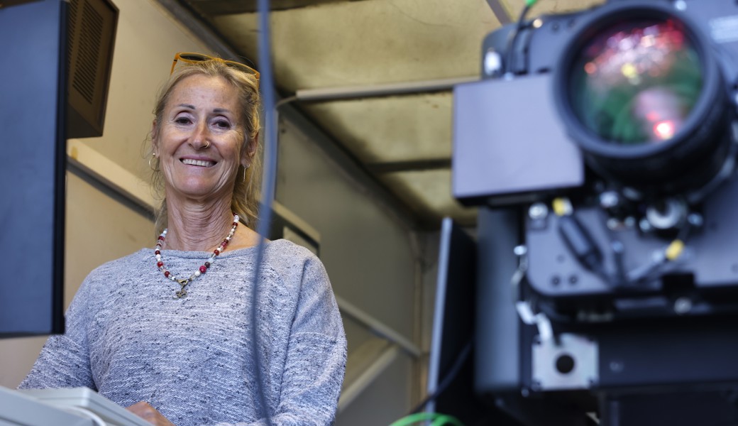 Mit Leidenschaft und Technik: Gaby Zweng ist die gute Seele des Open-Air-Kinos