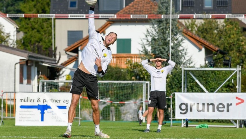 Sven Muckle, beobachtet von Malik Müller, wird auch diese Saison wieder für die Rheintaler im Angriff auflaufen.