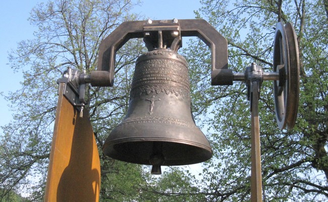 Die Friedensglocke läutet wieder: Gedenkfeier gegen das atomare Aufrüsten