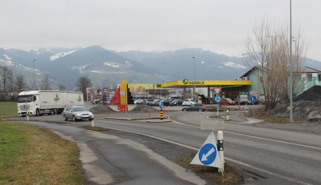 Beim Altstätter Kreisel an der Oberrieterstrasse befindet sich schon länger ein bedeutsames Einkaufsgebiet mit Landi, Aldi und Otto’s, doch eine Bushaltestelle besteht hier noch immer nicht. 
