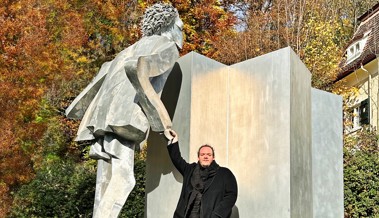 Ein fast vergessener Riese fragt nach sich selbst – und nach seinem Heimatdorf