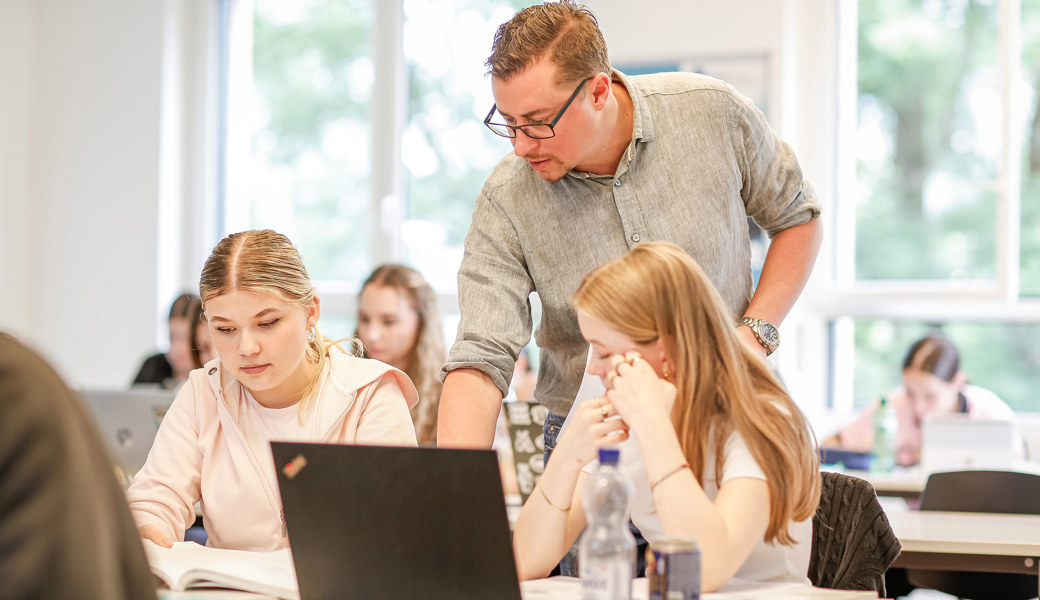 Maturaarbeiten mit ChatGPT: St.Galler Schulen erlauben KI-Programme