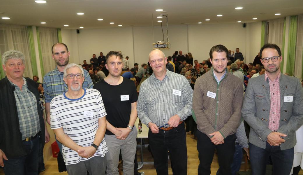 Die Teilnehmer am Podium: v. l. Benno B. A. Stadler, Simon Zürcher, René Zünd, Philipp Näf, Martin Grob, Silvan Eugster und Ueli Nef.  