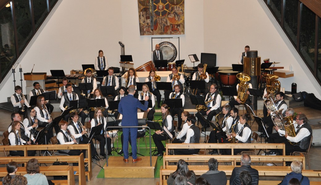 Musikverein und Jugendmusik unternahmen eine musikalische Reise um die Welt. 