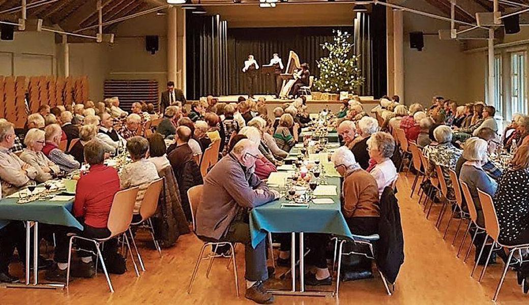 Das Trio Rhiipan & Harp verzauberte die 133 Seniorinnen und Senioren am Adventsnachmittag. 