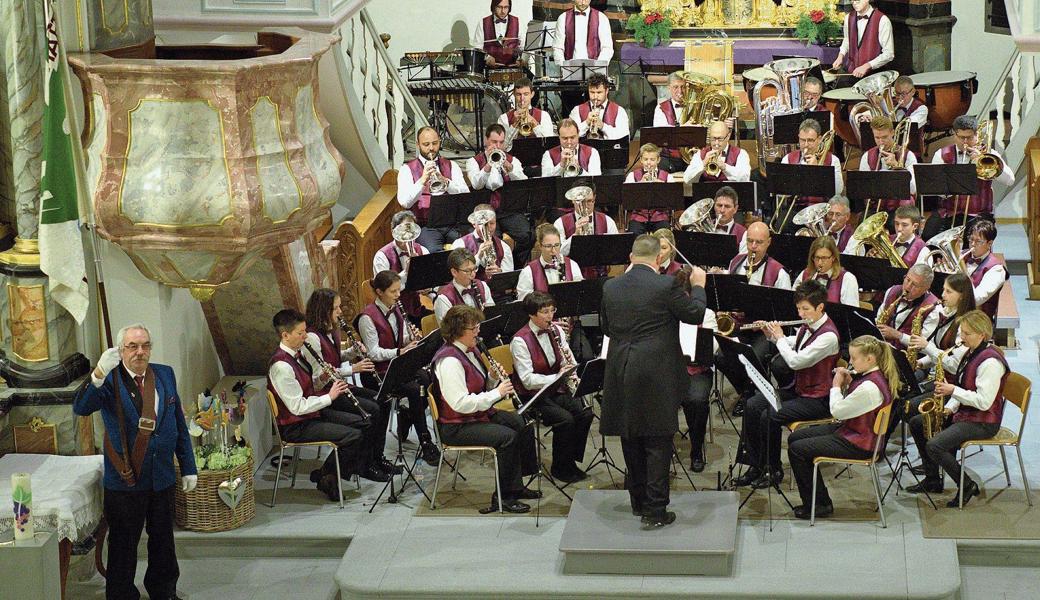 Die Musikgesellschaft Thal gibt am zweiten Adventssonntag ein Kirchenkonzert – mit Fähnrich Hanspeter Kuhn (links). 