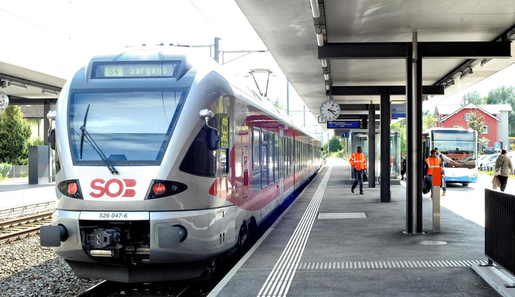 Zwei Männer gerieten am Donnerstag am Bahnhof Altstätten in Streit.