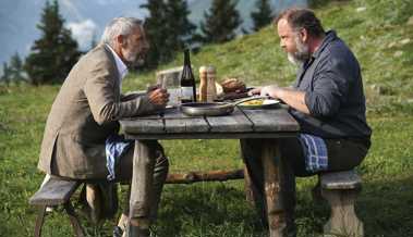 Eine Komödie im schmucken Schlossgarten geniessen