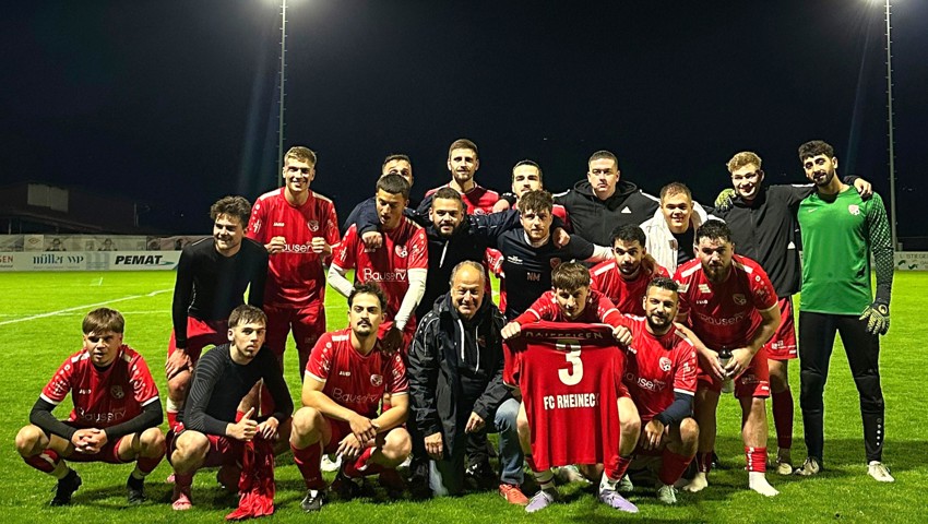 Ebenfalls Aufsteiger: Die dritte Mannschaft des FC Rheineck. Ebenfalls Aufsteiger: Die dritte Mannschaft des FC Rheineck.