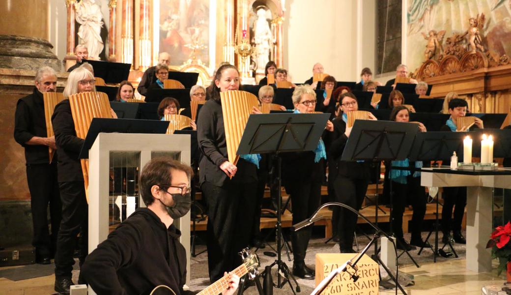 Der Panflötenchor beeindruckte an seinem Adventskonzert in der katholischen Kirche in Widnau.