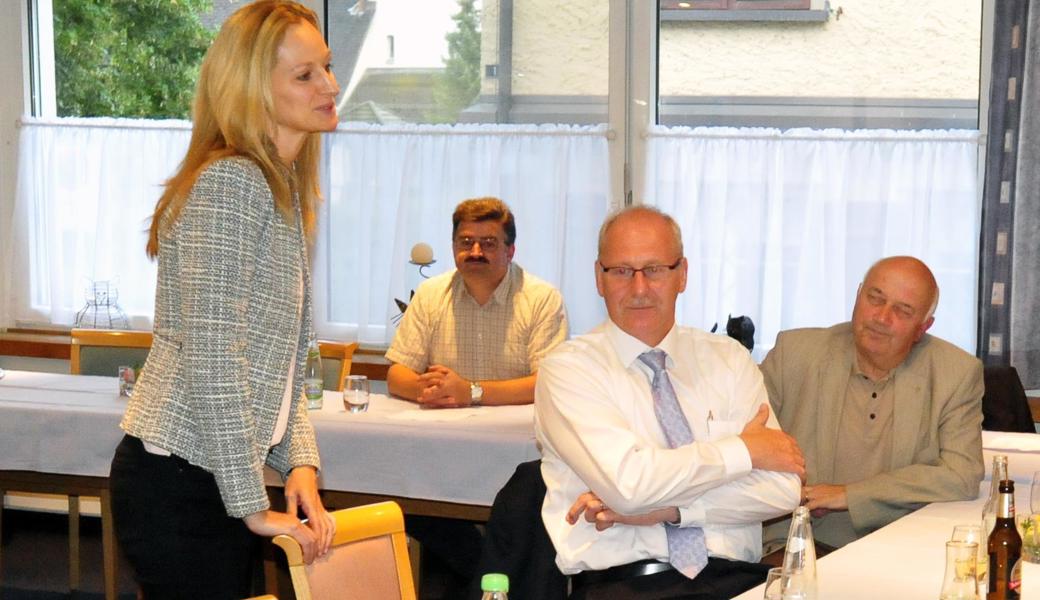 Caroline Gstöhl an der Nominationsversammlung der FDP Rheintal für die Richterwahlen von 2014 .