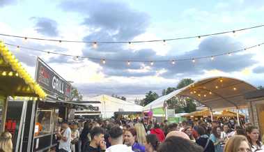 Von der Messe zur Partymeile: Ein Abend an der Rhema im Selbsttest Von der Messe zur Partymeile: Ein Abend an der Rhema im Selbsttest