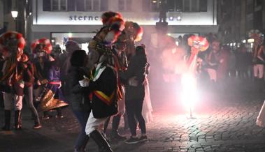 Röllelibutzenpolonaisen zum Abschluss der Fasnacht