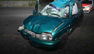 Schlimmer Unfall in Diepoldsau: Zwei Frauen schwer verletzt, Täter flüchtete